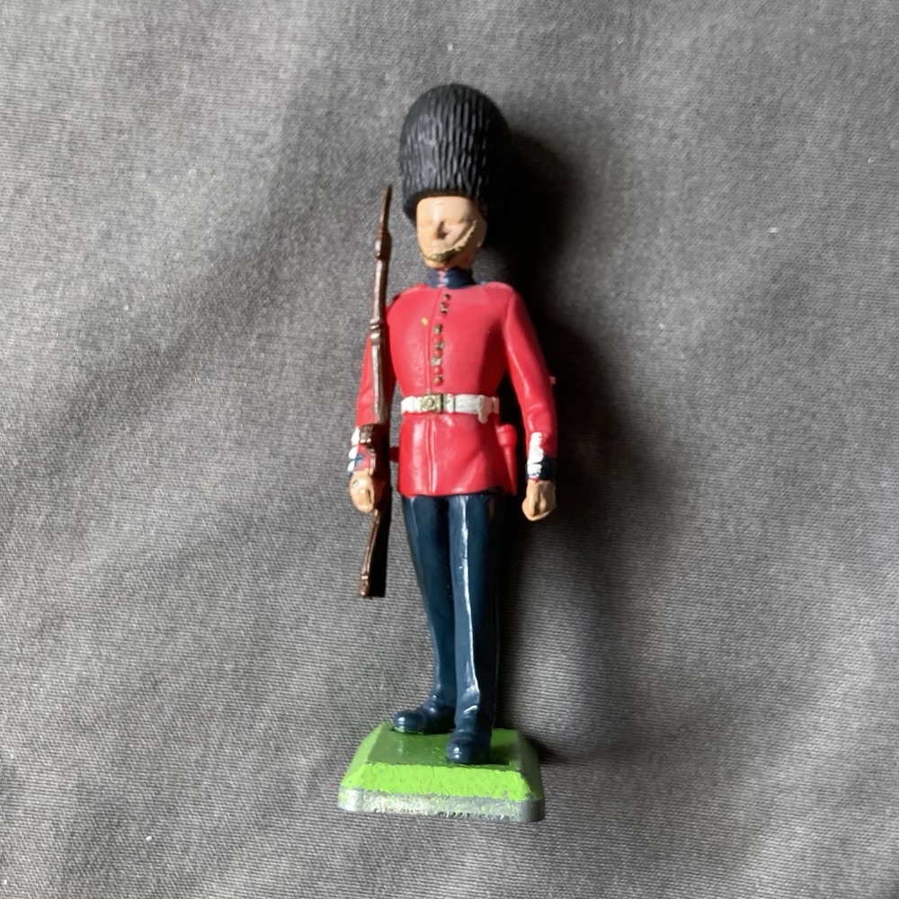 Britains LTD Deetail Queens Guard Soldier 1977 Vintage Made In England